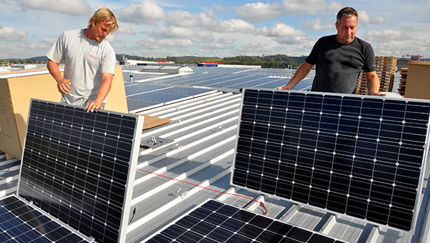 Montage Photovoltaik Anlage